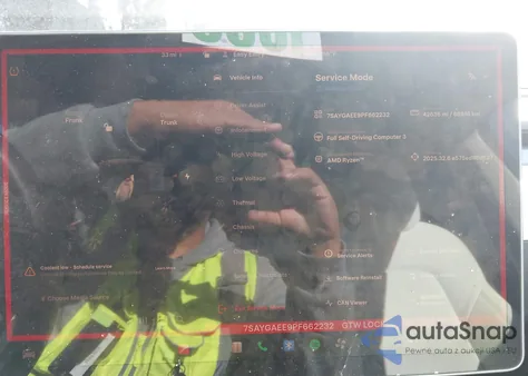 2023 Tesla Model Y Awd/Long Range Dual Motor All-Wheel Drive z USA, uszkodzony, nr VIN 7SAYGAEE9PF662232